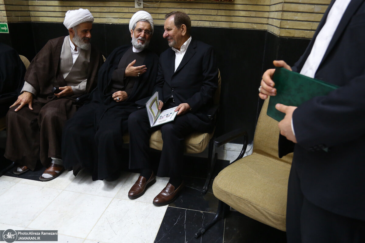 تصاویری از صحبت های درگوشی خاتمی و سیدحسن خمینی در یک مراسم / اسحاق جهانگیری هم بود 7