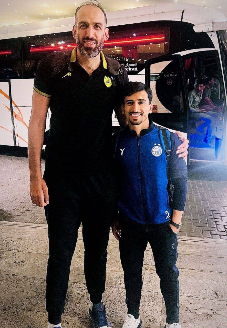عکس| تفاوت قدی بازیکن استقلال با کاپیتان تیم ملی بسکتبال!