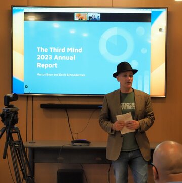 بینهایت علاقه به حضور در نمایشگاه بینالمللی کتاب تهران را دارم/ شخصیت افسانهای حسن صباح و ضرورت درک بیشتر از فرهنگ ایرانی بینهایت علاقه به حضور در نمایشگاه بینالمللی کتاب تهران را دارم/ شخصیت افسانهای حسن صباح و ضرورت درک بیشتر از فرهنگ ایرانی