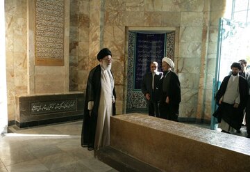 عکس متفاوت از رهبری در شیراز را ببینید