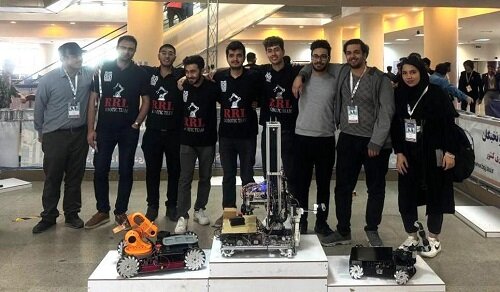 نایب قهرمانی تیم دانشگاه بین‌المللی امام‌خمینی(ره) در مسابقات رباتیک آزاد ایران