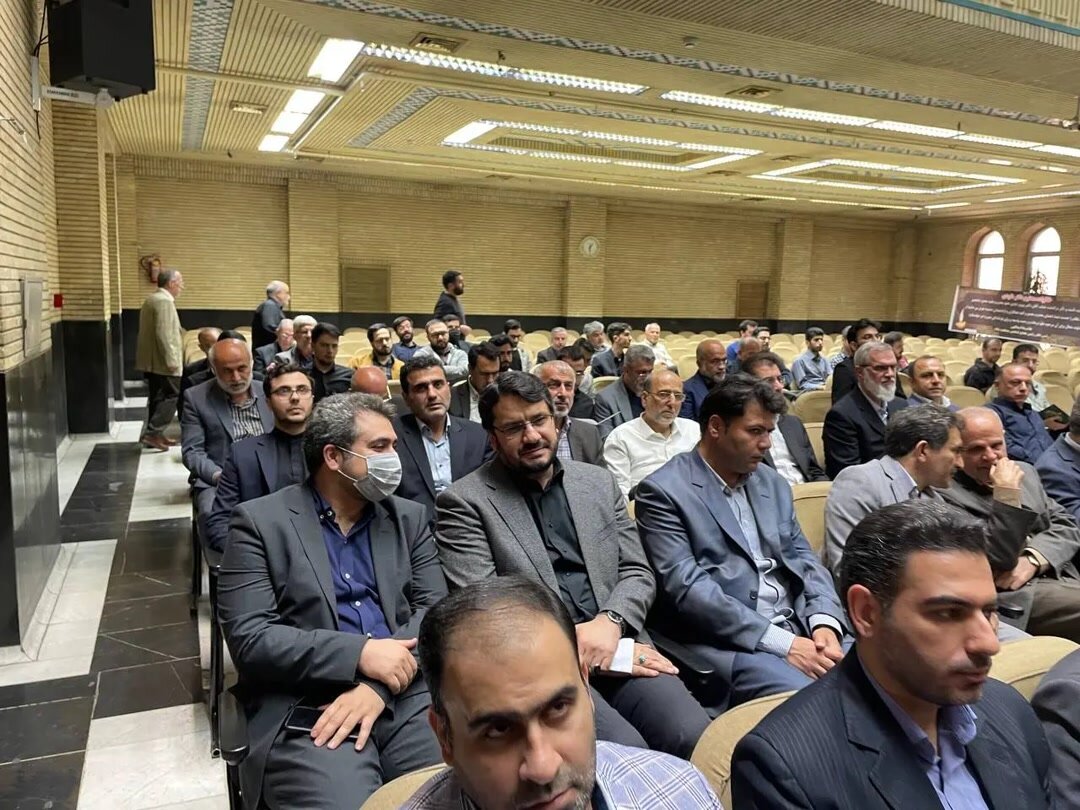 تصاویری از سعید جلیلی، محسن رضایی و وزیر رئیسی در مراسم ترحیم معاون اول احمدی نژاد /لاریجانی هم آمد