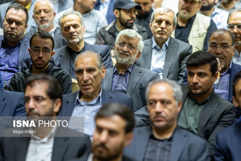 احمدی نژاد نیامد، محصولی و حسین شریعتمداری آمدند /حسین دهقان همنشین علی لاریجانی شد /احمد توکلی هم بود+تصاویر