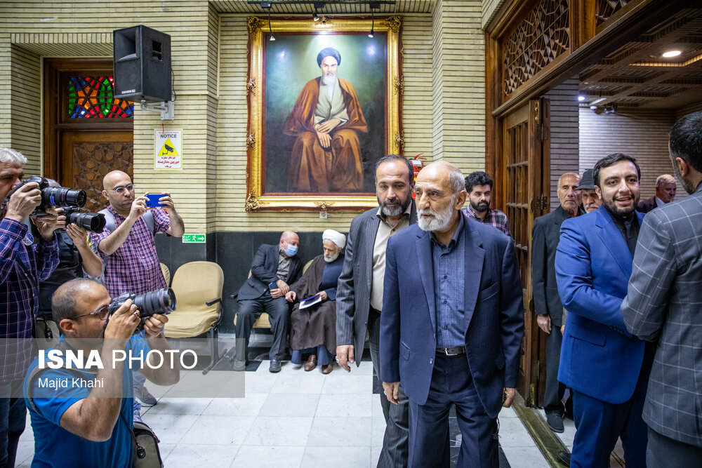 احمدی نژاد نیامد، محصولی و حسین شریعتمداری آمدند /حسین دهقان همنشین علی لاریجانی شد /احمد توکلی هم بود+تصاویر