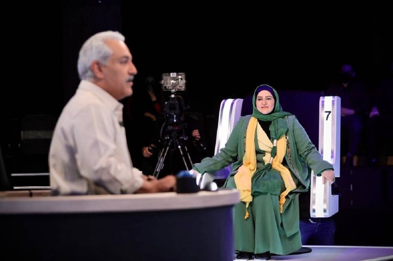 ببینید | خواستگاری مهران مدیری از نعیمه نظامدوست 29 سال پیش!