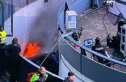 تصاویر | شیطنت هواداران جنجال ساخت؛ فشفشه‌ها ورزشگاه را به آتش کشید!