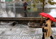ببینید | تصاویری از بارش ناگهانی باران در تهران؛ تگرگ و رعد و برق در راه است