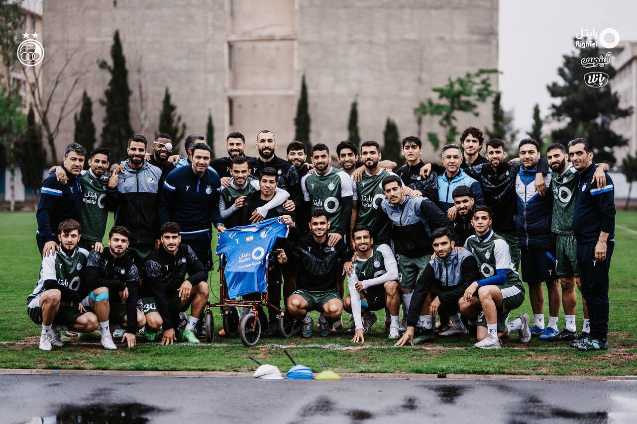 عکس| نکونام و استقلالیها میزبان یک هوادار خاص