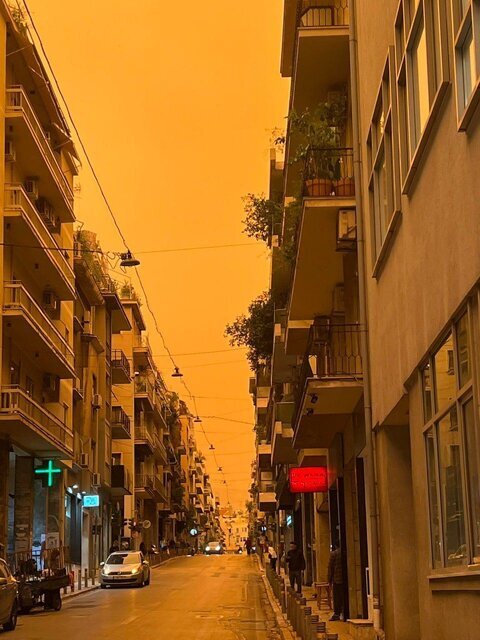 آسمان این شهر نارنجی شد/ عکس