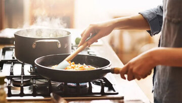 سالمترین و بدترین ظروف برای پخت و پز/ استفاده از ظروف چدنی برای این افراد مشکلساز میشود سالمترین و بدترین ظروف برای پخت و پز/ استفاده از ظروف چدنی برای این افراد مشکلساز میشود