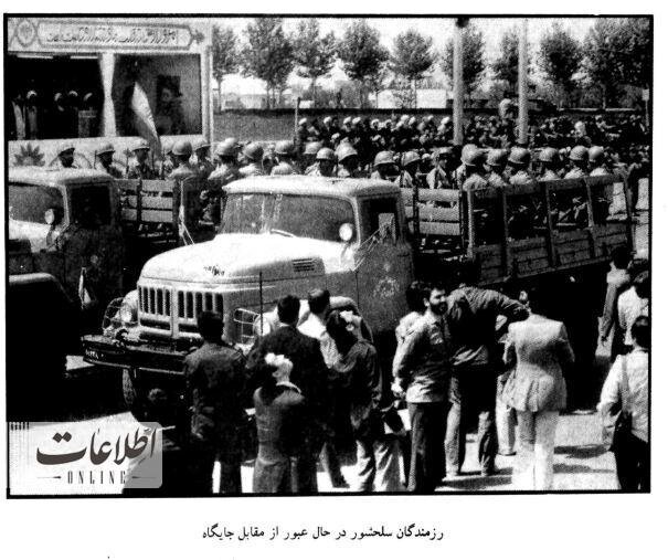 عکسی دیده نشده از رهبر انقلاب در سال های دور /برادر محسن هم بود