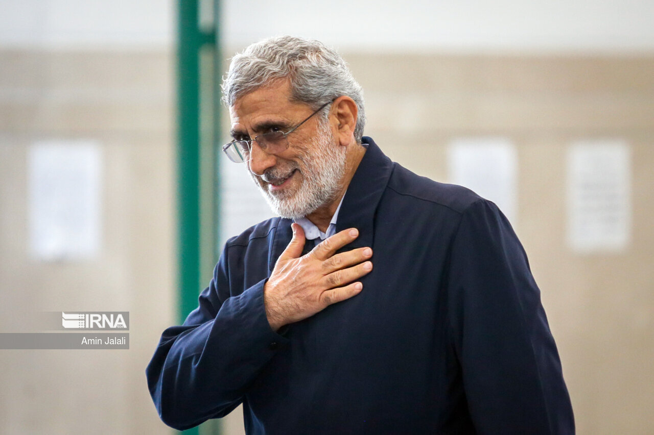 عکس | تصویری متفاوت از سردار قاآنی در مراسم دعای عرفه در دانشگاه تهران؛ قاضی‌زاده هاشمی هم در مراسم حضور داشت