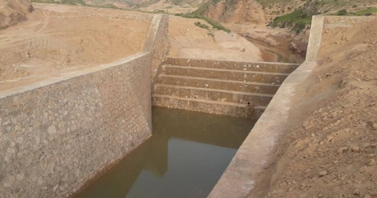 ببینید |  تصاویری از سرریز شدن سد سنگی ملاتی پس از بارش باران