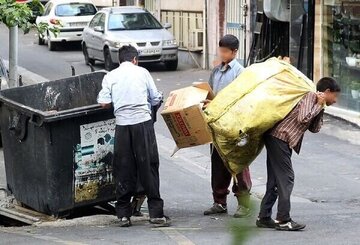 ایران با پدیده «فقرای شاغل» مواجه است / عبداللهی: دهه‌ی 80 از هر 10 ایرانی یکی فقیر بود، حالا از هر سه ایرانی یک نفر فقیر است