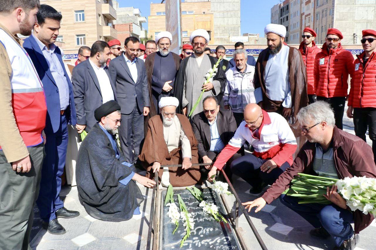 حجت‌الاسلام والمسلمین معزی: ایستادگی امروز مردم غزه برآمده از ایثارگری‌های شهدای انقلاب اسلامی است 