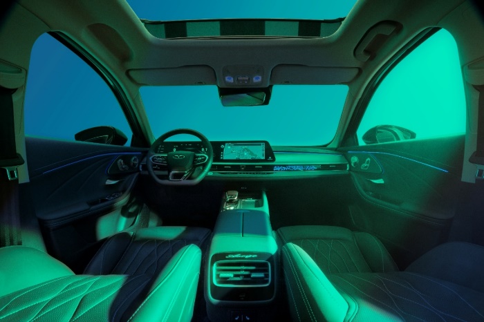 رانندگی باشکوه را تجربه کنید | آریزو 8، طراحی شده برای نخبگان