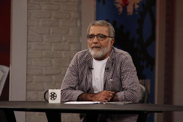 وقتی فیلم میسازم بدم نمیآید جنجال درست کنم/ نمایندههای مجلس به من گفتند کتوشلوار نپوش/ از زمانی که خودم را شناختم، در سیاست بودم وقتی فیلم میسازم بدم نمیآید جنجال درست کنم/ نمایندههای مجلس به من گفتند کتوشلوار نپوش/ از زمانی که خودم را شناختم، در سیاست بودم