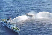 ببینید | لحظه برخورد گارد ساحلی چین با کشتی فیلیپینی