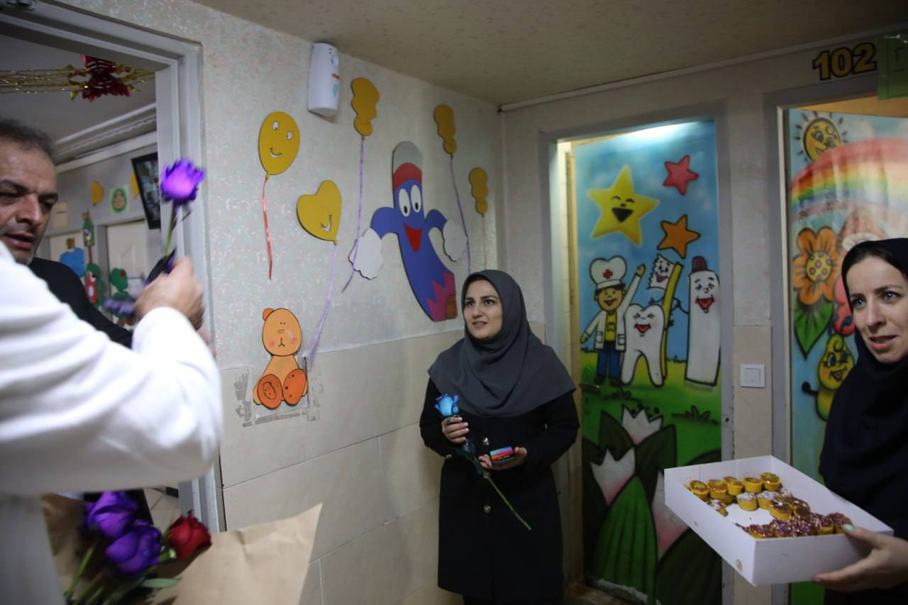 عکس| تقدیر اسطورههای وزنهبرداری از معلمان