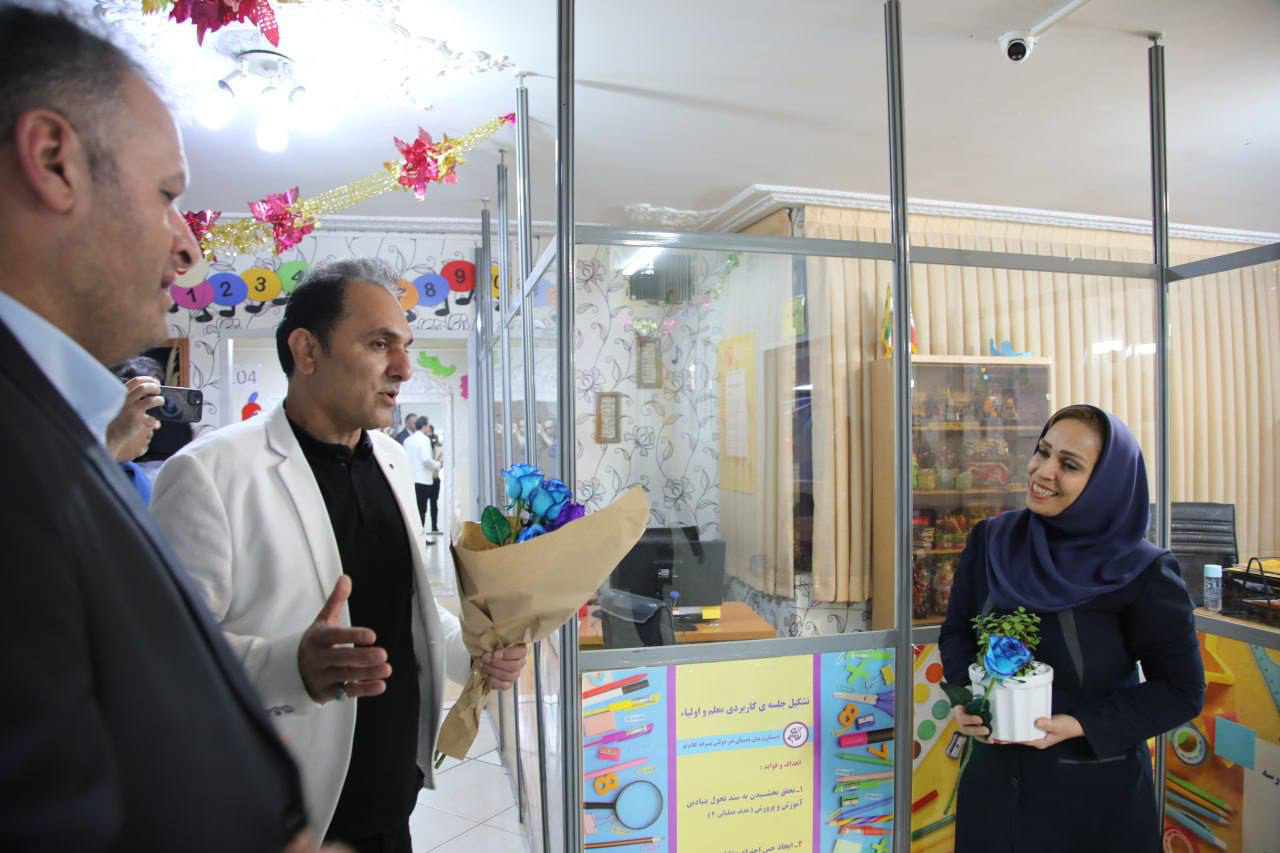 عکس| تقدیر اسطورههای وزنهبرداری از معلمان