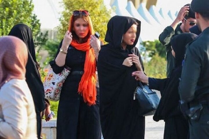 - کیهان: مردم با ۱۱۰ و ۱۹۷ تماس بگیرند و از طرح نور حمایت کنند