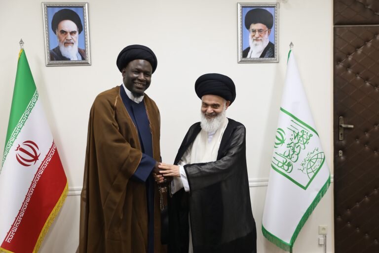 عضو خبرگان رهبری: مردم رفتار ما را ارزیابی می کنتد/ اگر گفتههای ما منطقی باشد مردم به سمت دین گرایش پیدا میکنند