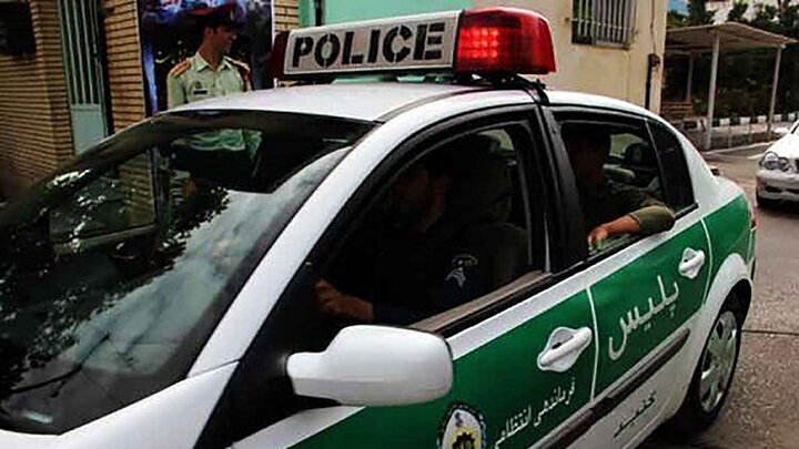 ببینید | اقدام تحسین‌برانگیز یک پلیس برای جلوگیری از سرقت خودرو