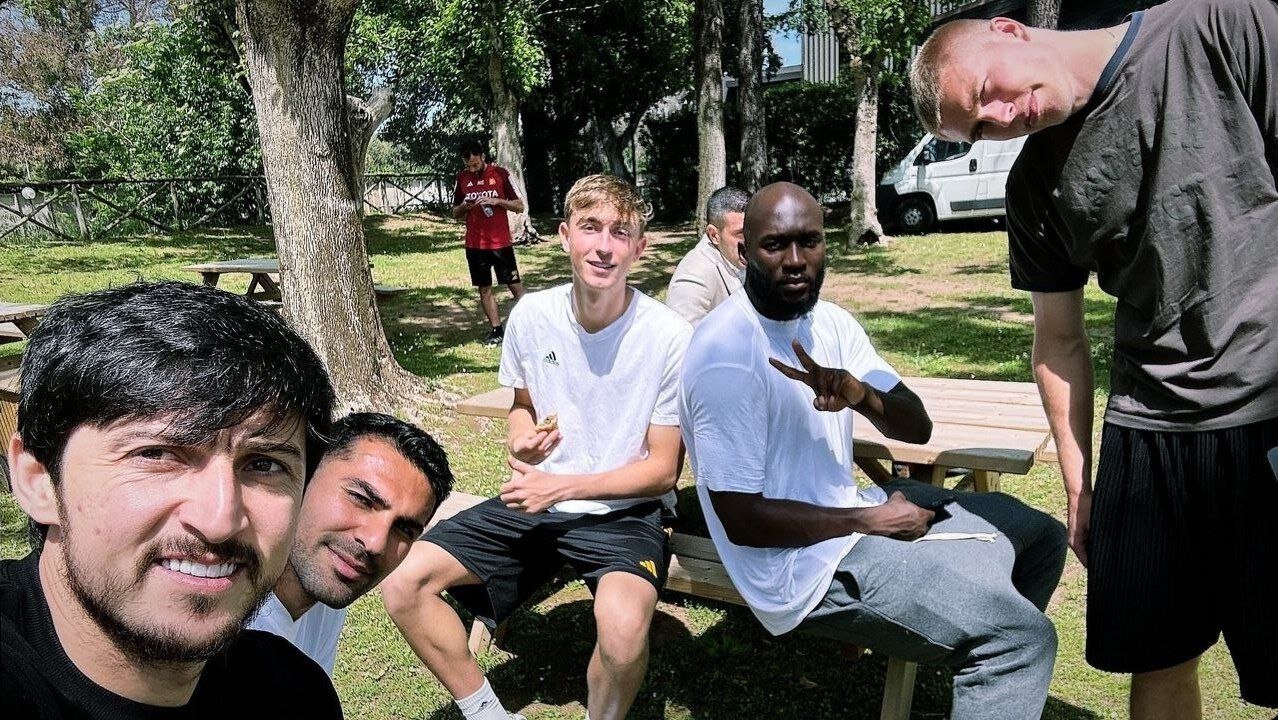 عکس| دورهمی سردار آزمون و ستارههای رم