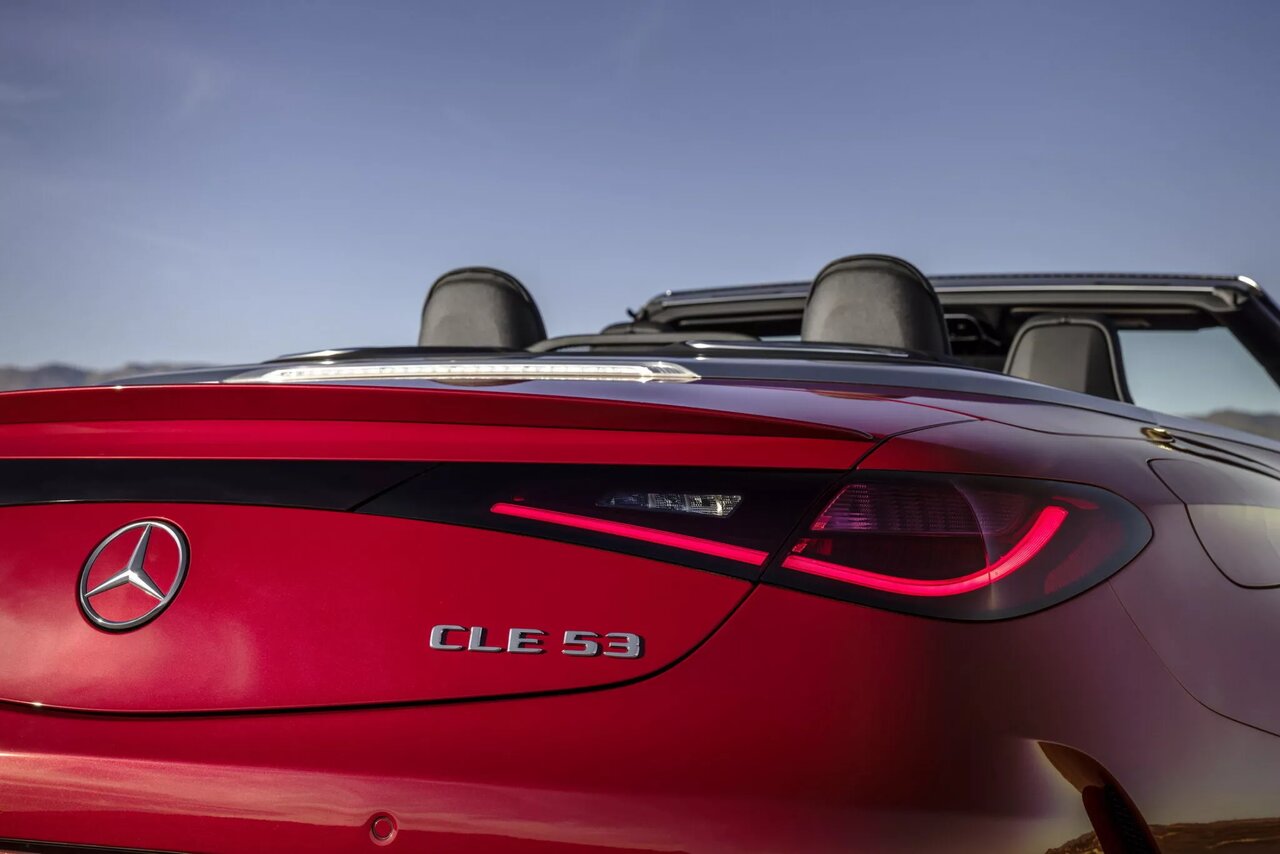 مرسدس بنز برای شکست بیامو دست به اسلحه شد!/ عکس