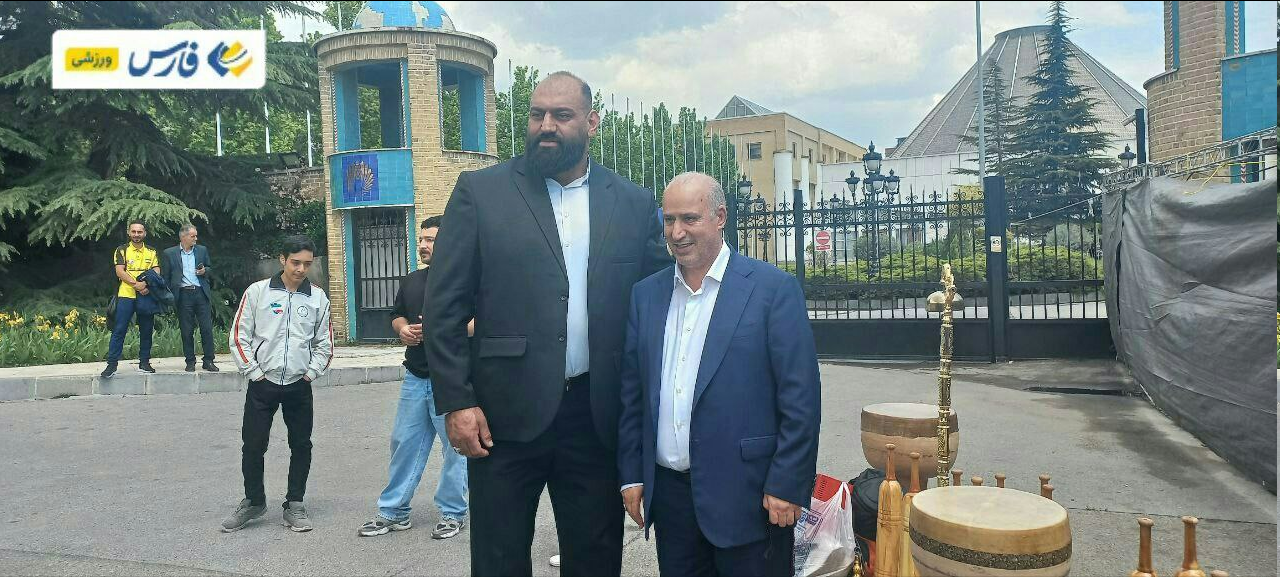 عکس| قویترین مرد ایران و مهدی تاج در یک قاب