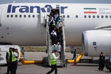 بازگشت زائران عمره هرمزگانی به بندرعباس بازگشت زائران عمره هرمزگانی به بندرعباس