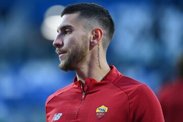 عکس | تتوی فارسی روی گردن لورنتزو پلگرینی