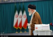 تصاویر | حضور رهبر انقلاب در دور دوم انتخابات مجلس شورای اسلامی