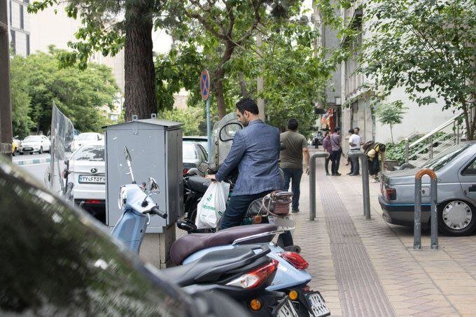 عکسی از موتورسواری نماینده تندرو مجلس آینده 2