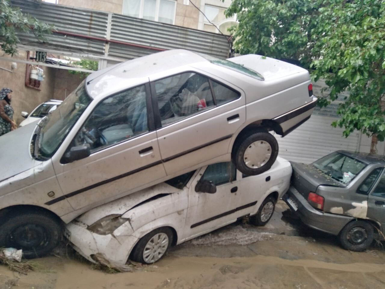 تصاویر نگرانکننده از سیل مشهد که خبرنگار محلی منتشر کرد