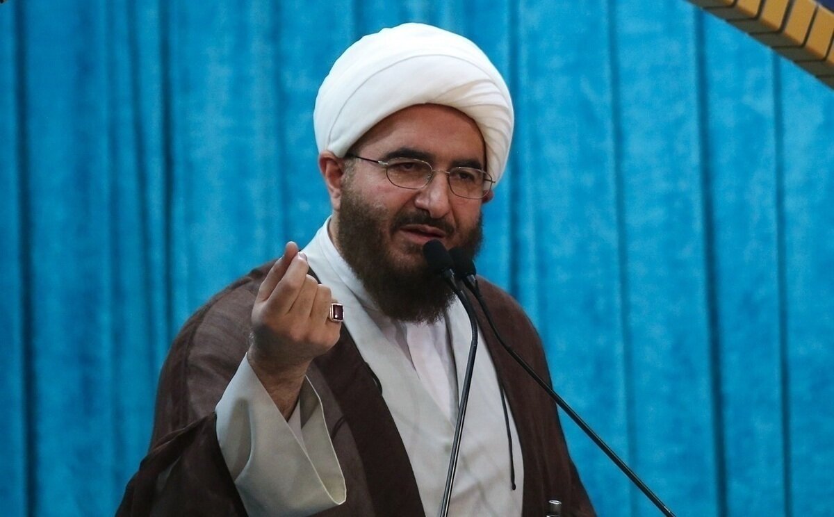 آقای حاج علی اکبری! فقط شما حرف بزنید، بقیه زبان شان را ببندند؟