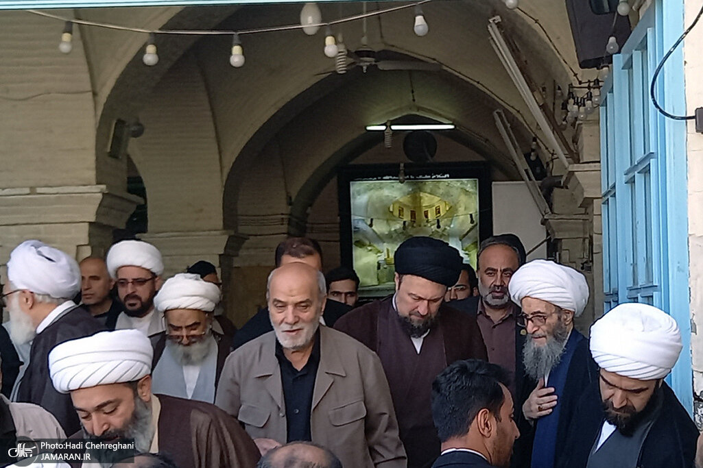 تصاویر جدید از سیدحسن خمینی در میان جمعیت زیاد