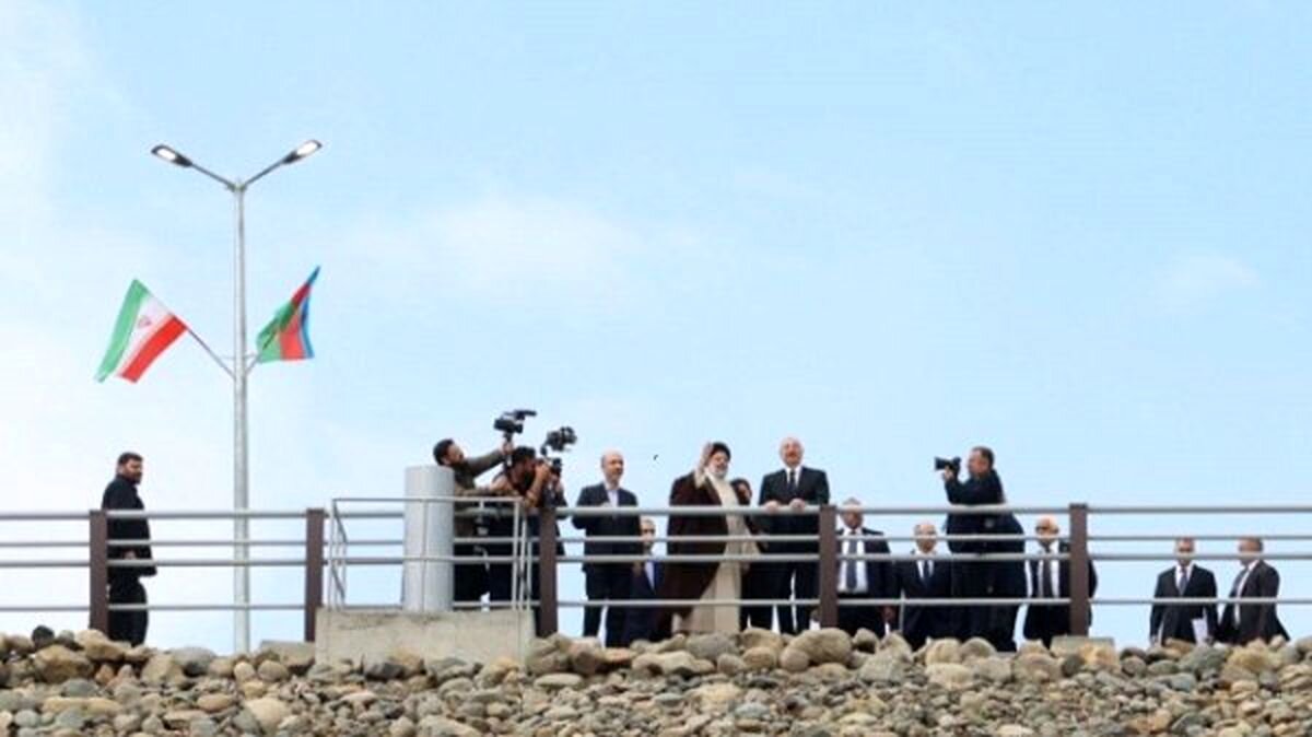 عکسی از رئیسی و رئیس جمهور آذربایجان در نقطه صفر مرزی