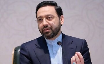 عکس | تصویری کمتر دیده شده از استاندار آذربایجان شرقی در کنار خانواده‌اش؛ پدری که دخترش را ندید و شهید شد