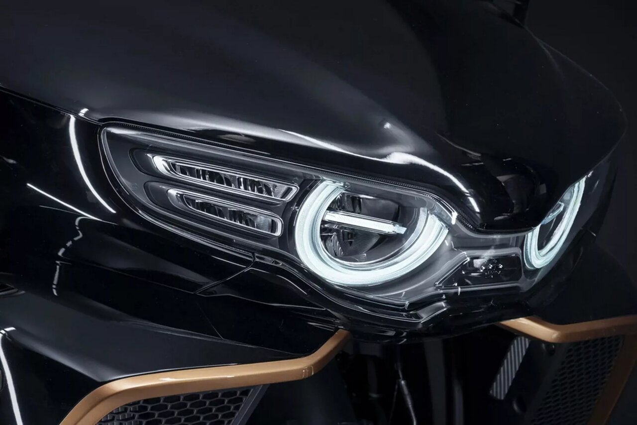 چینیها به موتورسیکلت هم رحم نکردند / اولین موتورسیکلت جهان با پیشرانه ۸ سیلندر /عکس