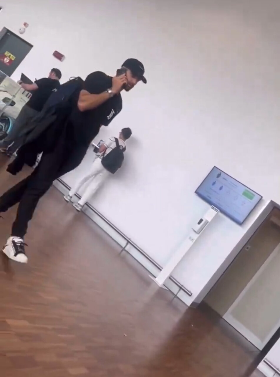 عکس| سفر مخفیانه طارمی؛ ستاره ایرانی شکار شد!