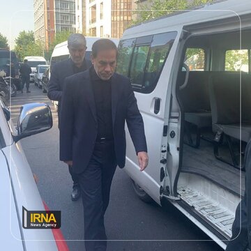 حضور مقامات کشوری و لشکری در تشییع رئیس جمهور شهید و شهدای همراه