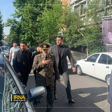 حضور مقامات کشوری و لشکری در تشییع رئیس جمهور شهید و شهدای همراه