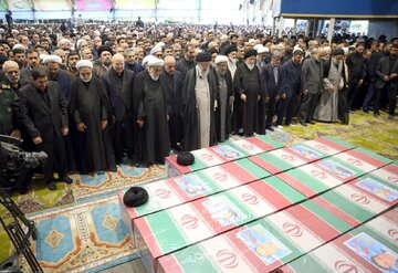 اقامه نماز بر پیکر رئیس‌جمهور و دیگر شهدای خدمت