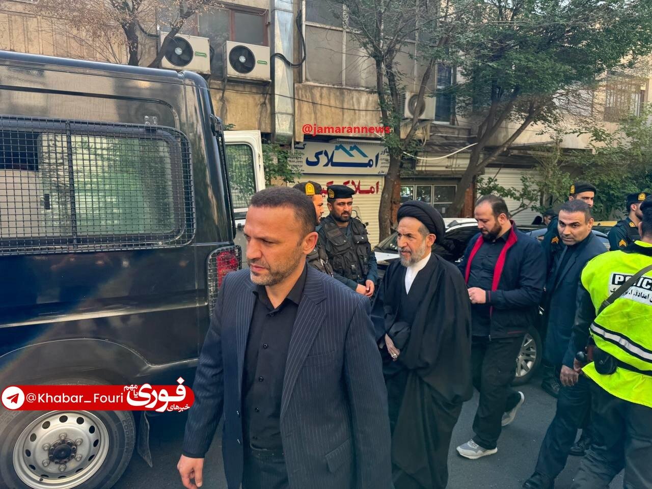 تصویری از سعید جلیلی و ابوترابی فرد در خیابان های منتهی به مراسم تشییع پیکر رئیسی و همراهانش