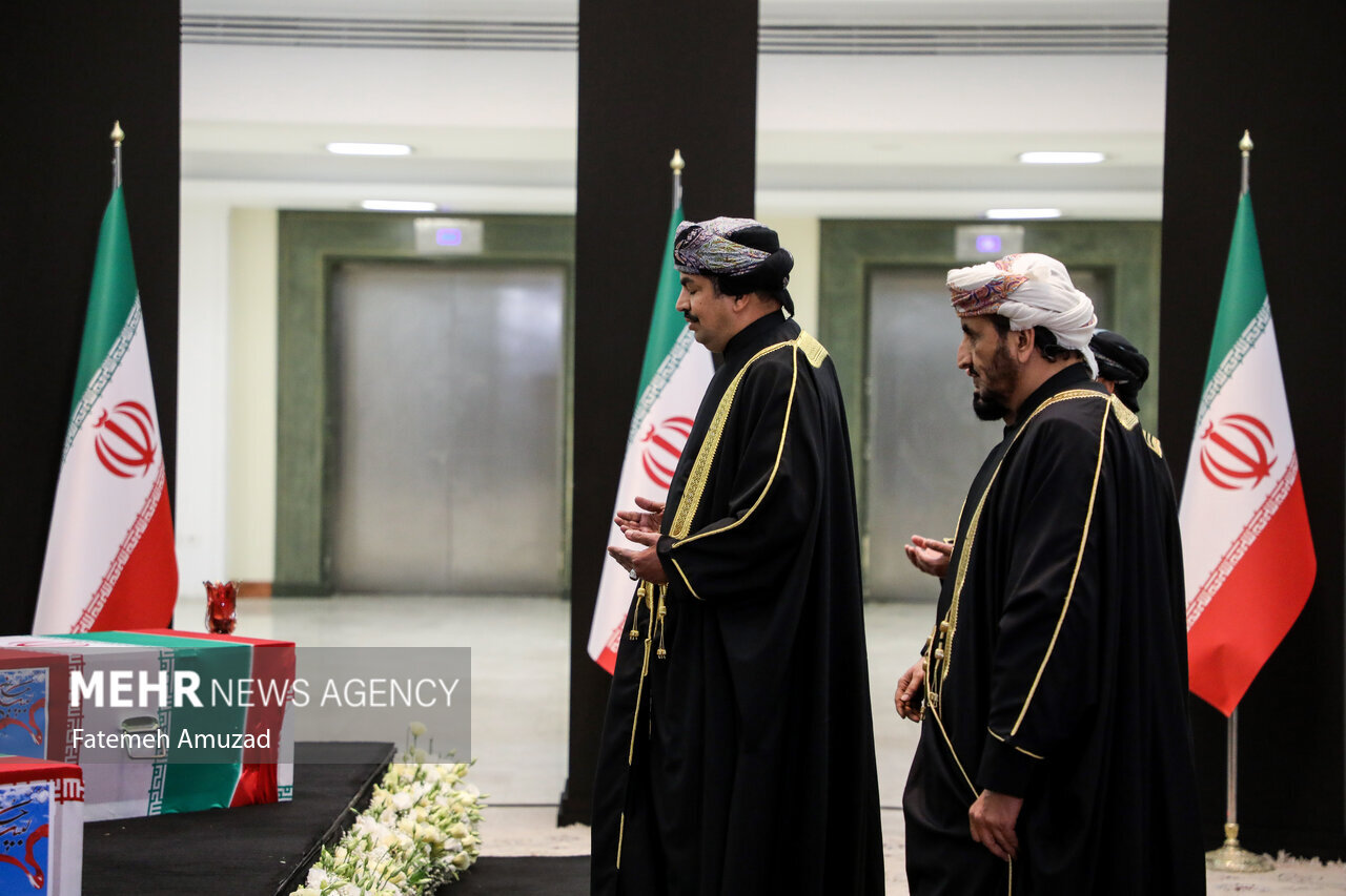 سیاسیون خارجی اینگونه به شهید رئیسی، وزیرخارجه و سرتیپ موسوی ادای احترام کردند +تصاویر