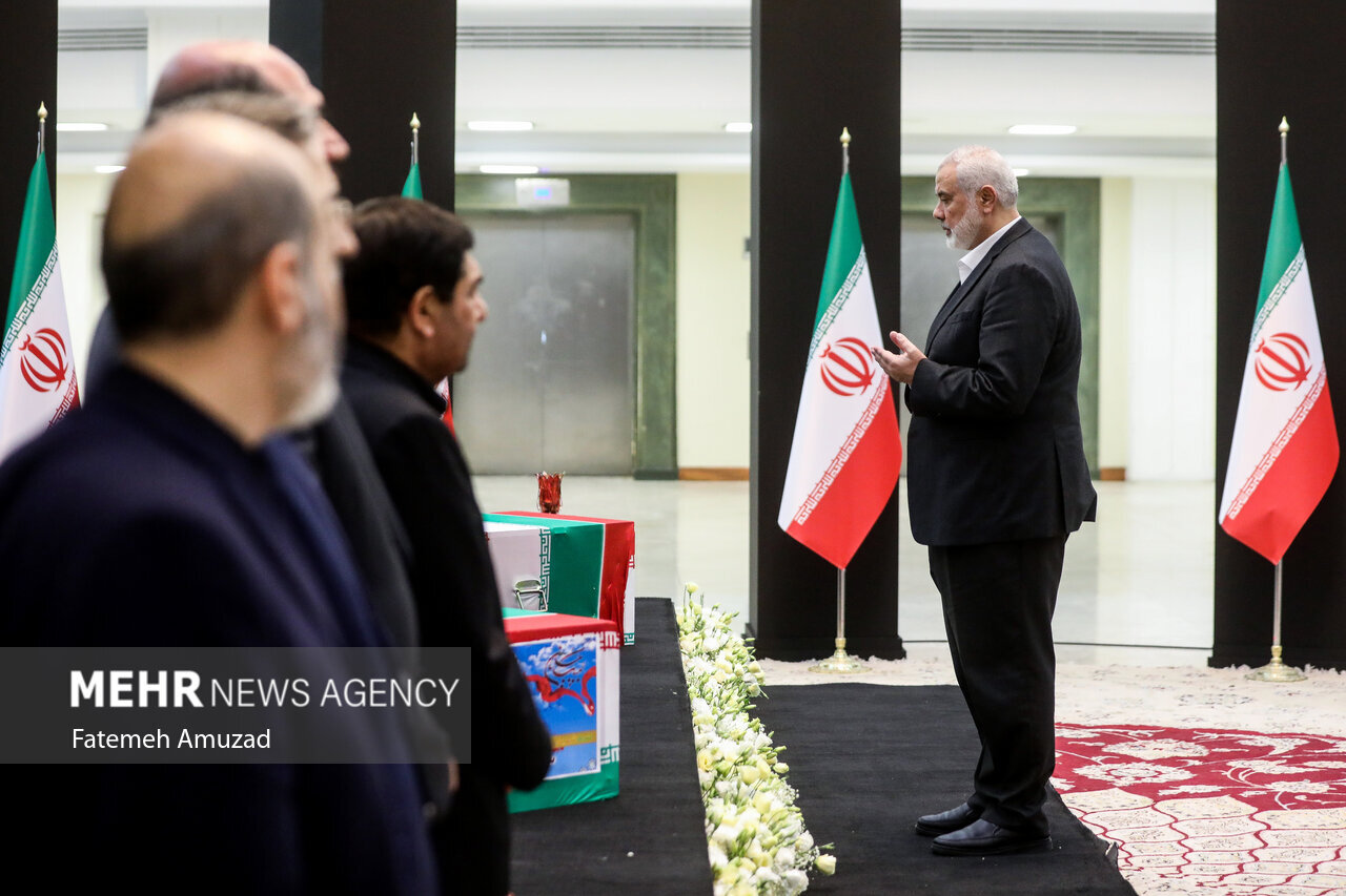 سیاسیون خارجی اینگونه به شهید رئیسی، وزیرخارجه و سرتیپ موسوی ادای احترام کردند +تصاویر