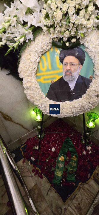 تصاویر | عکس‌های تازه از محل دفن رئیسی در حرم امام رضا (ع)