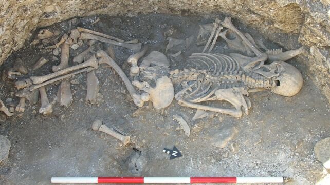 باستان‌شناسان با استفاده از آثار ثبت شده بر روی استخوان‌های زنی که بیش از...