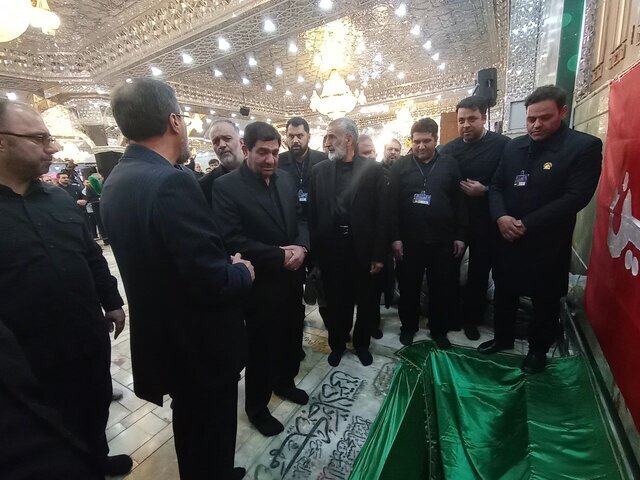 تصویر مخبر در مراسم خاکسپاری شهید امیرعبداللهیان